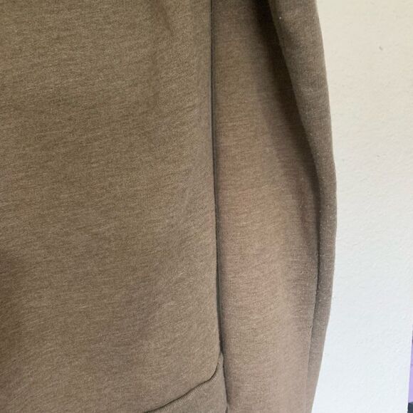 Twisted Heart Sequins Zip Up Hoodie - Picture 6 of 7